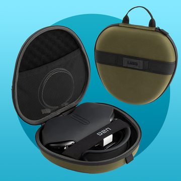 zippered green airpods max case