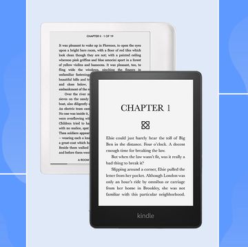 reading from an ereader outside reading from an ereader outside